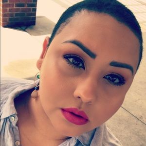 Meet your Posher, Yashira